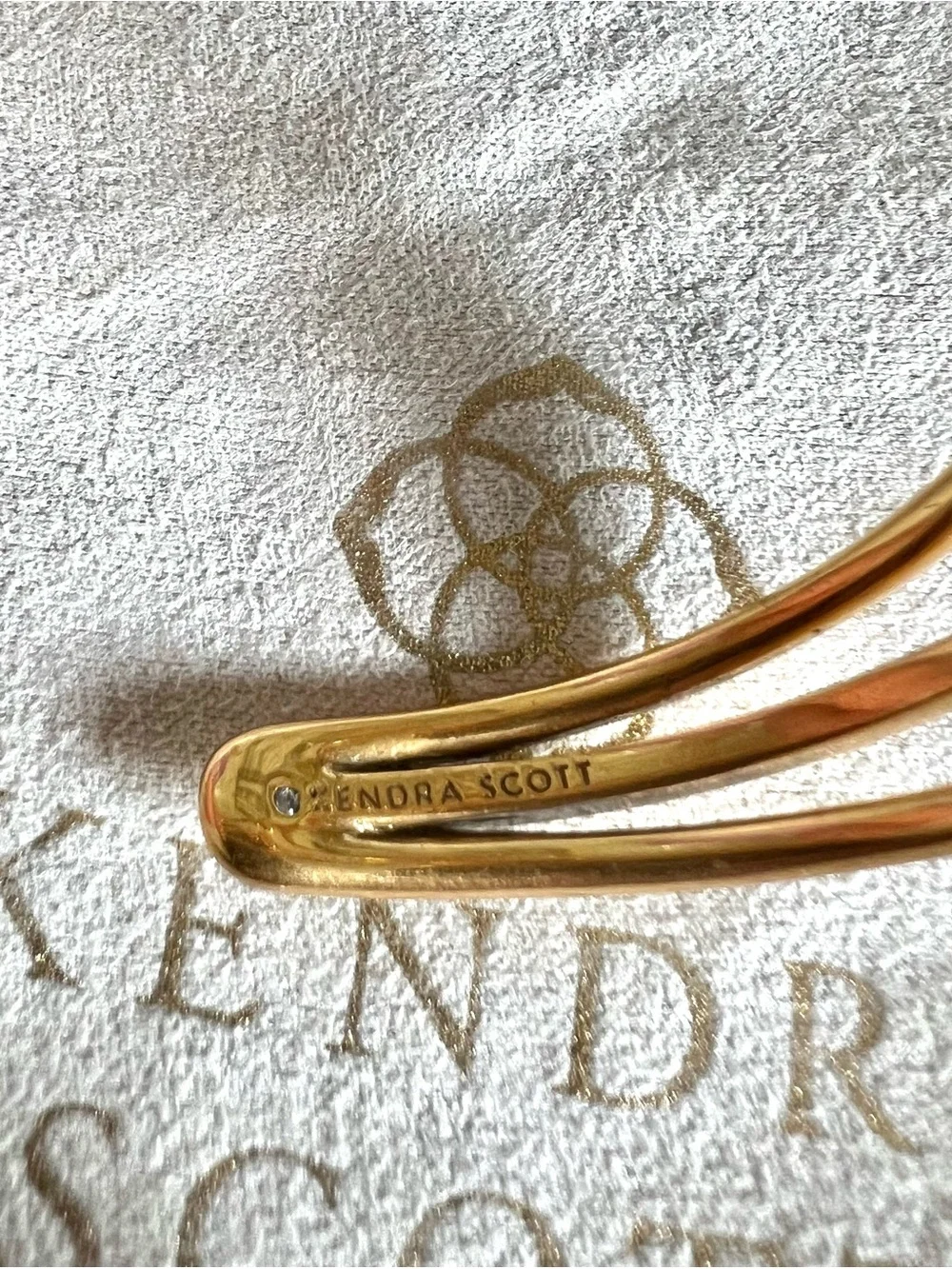 Kendra Scott Ivy Vintage Gold Open Cuff Bangle Bracelet in White Mix